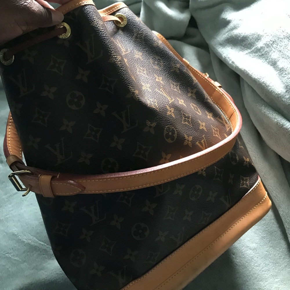 COPY - Louis Vuitton NEO